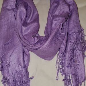 Lilac pashmina-style scarf